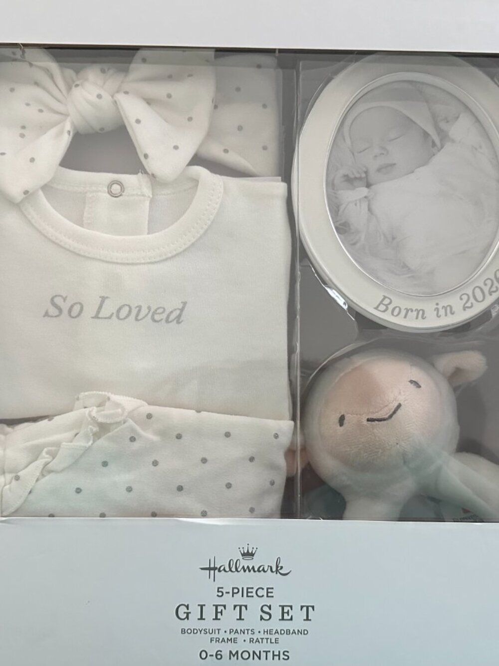 Hallmark - 5 Piece - Gift Set - Babygirl - 0-6 monts.